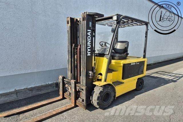 Hyundai 30B-7 Sähkötrukit