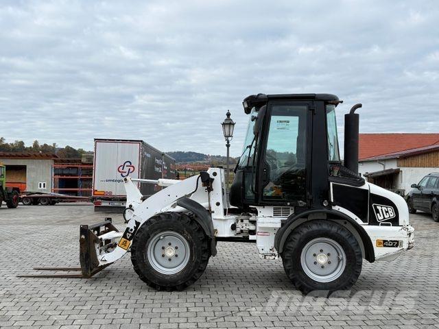 JCB 407 Pyöräkuormaajat