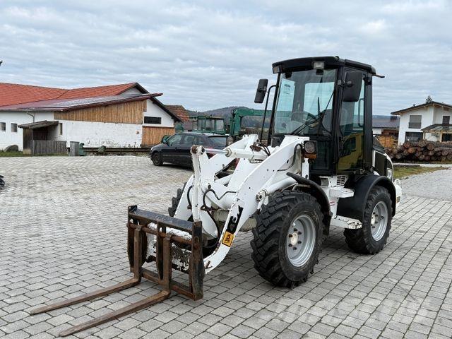 JCB 407 Pyöräkuormaajat