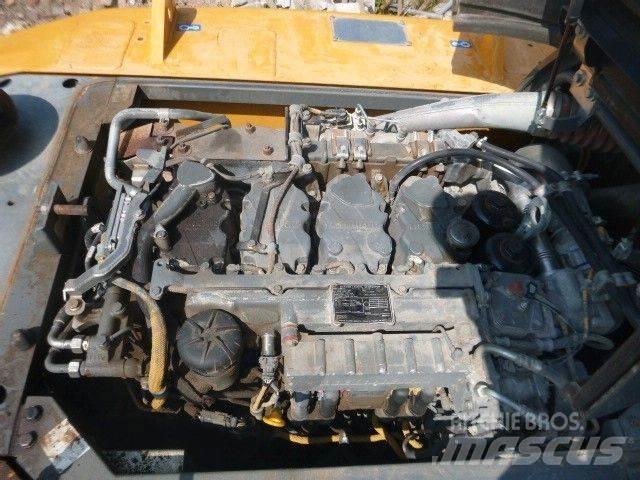 Liebherr R924 LC Telakaivukoneet