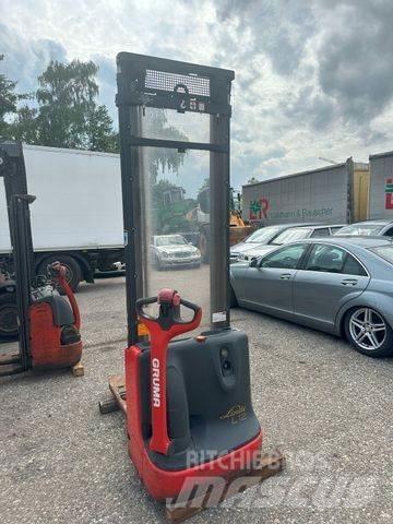 Linde L12 Korkeakeräilytrukit