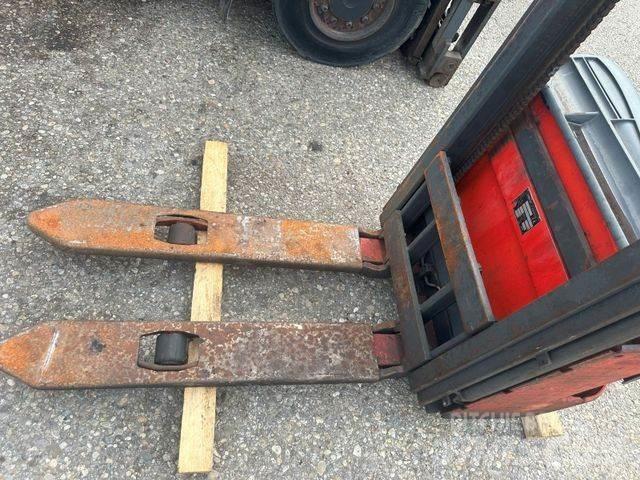 Linde L12 Korkeakeräilytrukit