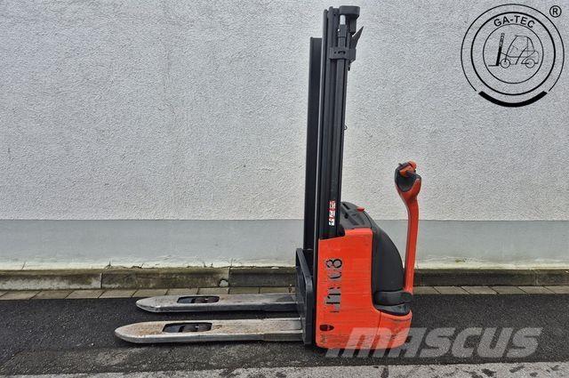 Linde L12 Korkeakeräilytrukit