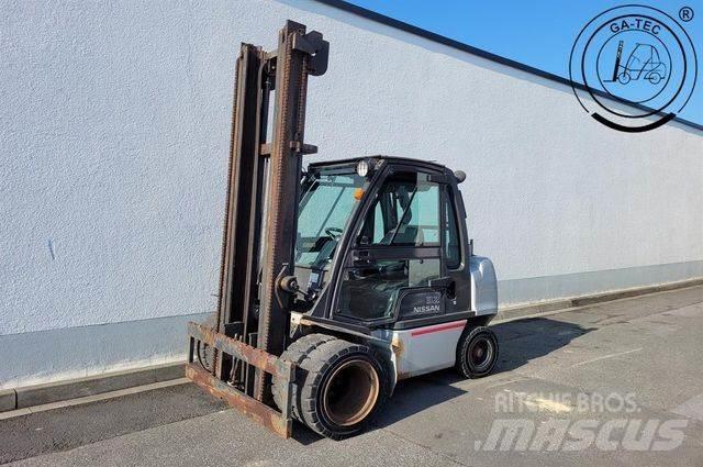 Nissan YG1D2A320 Dieseltrukit