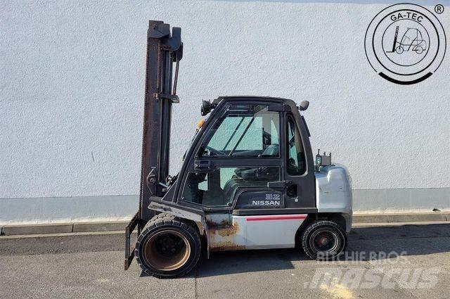 Nissan YG1D2A320 Dieseltrukit