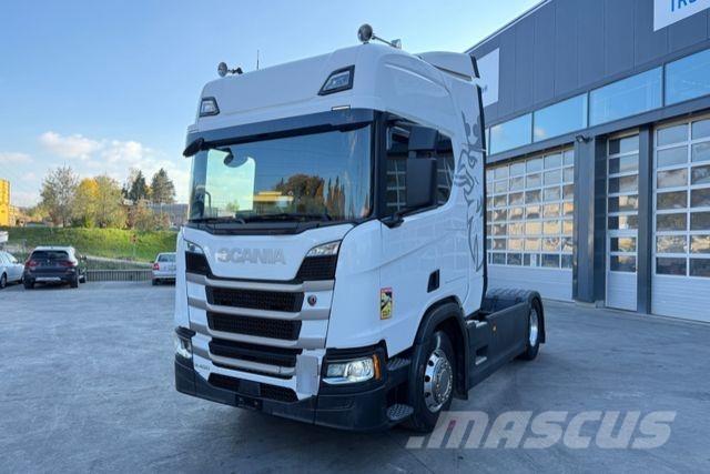 Scania R450 4x2 Vetopöytäautot