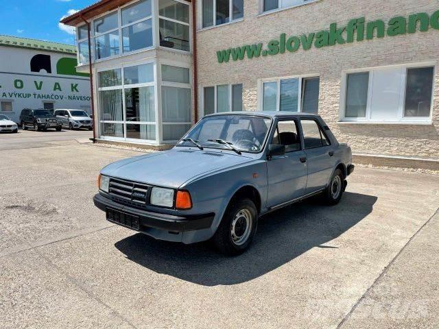 Skoda 125L vin 334 Henkilöautot