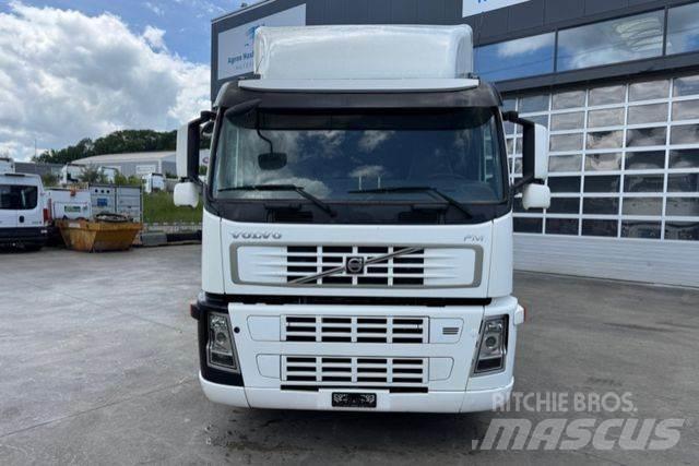 Volvo FM-390 4x2 Vetopöytäautot