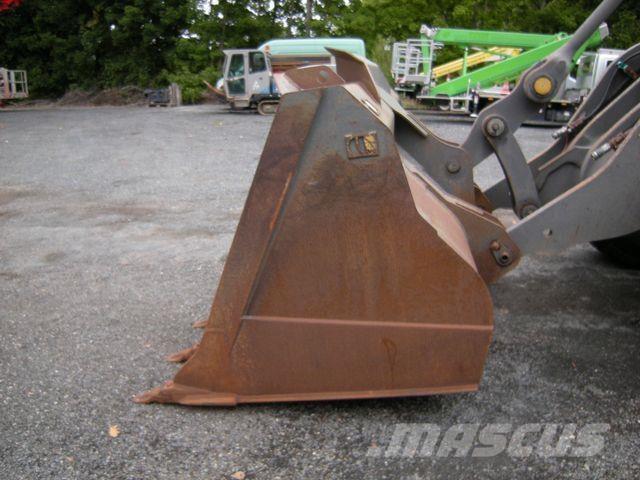 Volvo L 120 E Pyöräkuormaajat