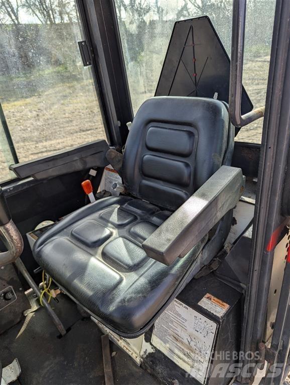 Bobcat X220 Minikaivukoneet < 7t