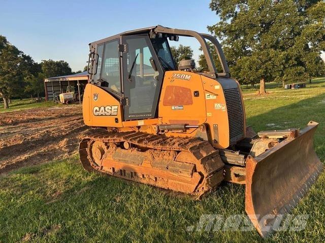 Case IH 750M Dozer Telaketjupuskutraktorit