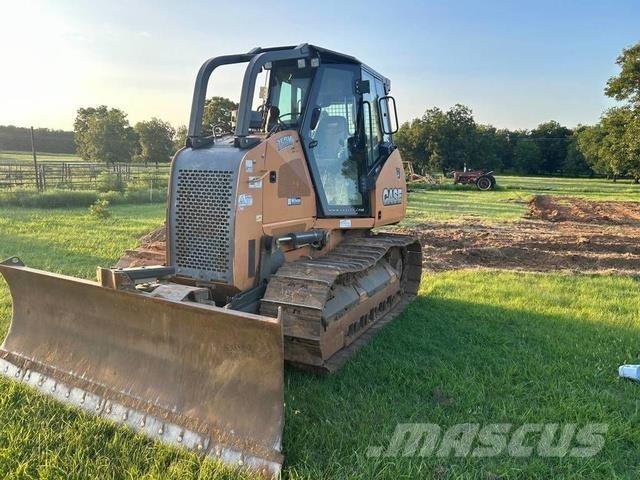 Case IH 750M Dozer Telaketjupuskutraktorit