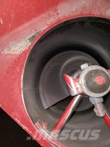  J & M 875 Grain Cart Muut koneet