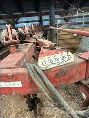 White 598 Plow Muut koneet