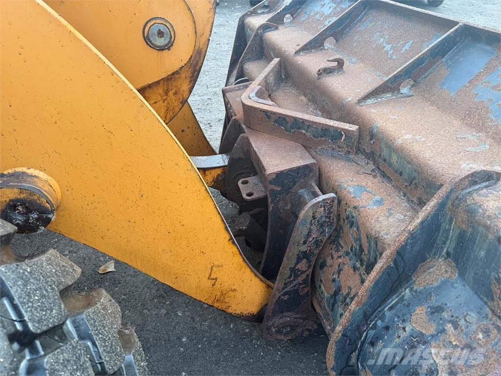 CASE 521D Pyöräkuormaajat