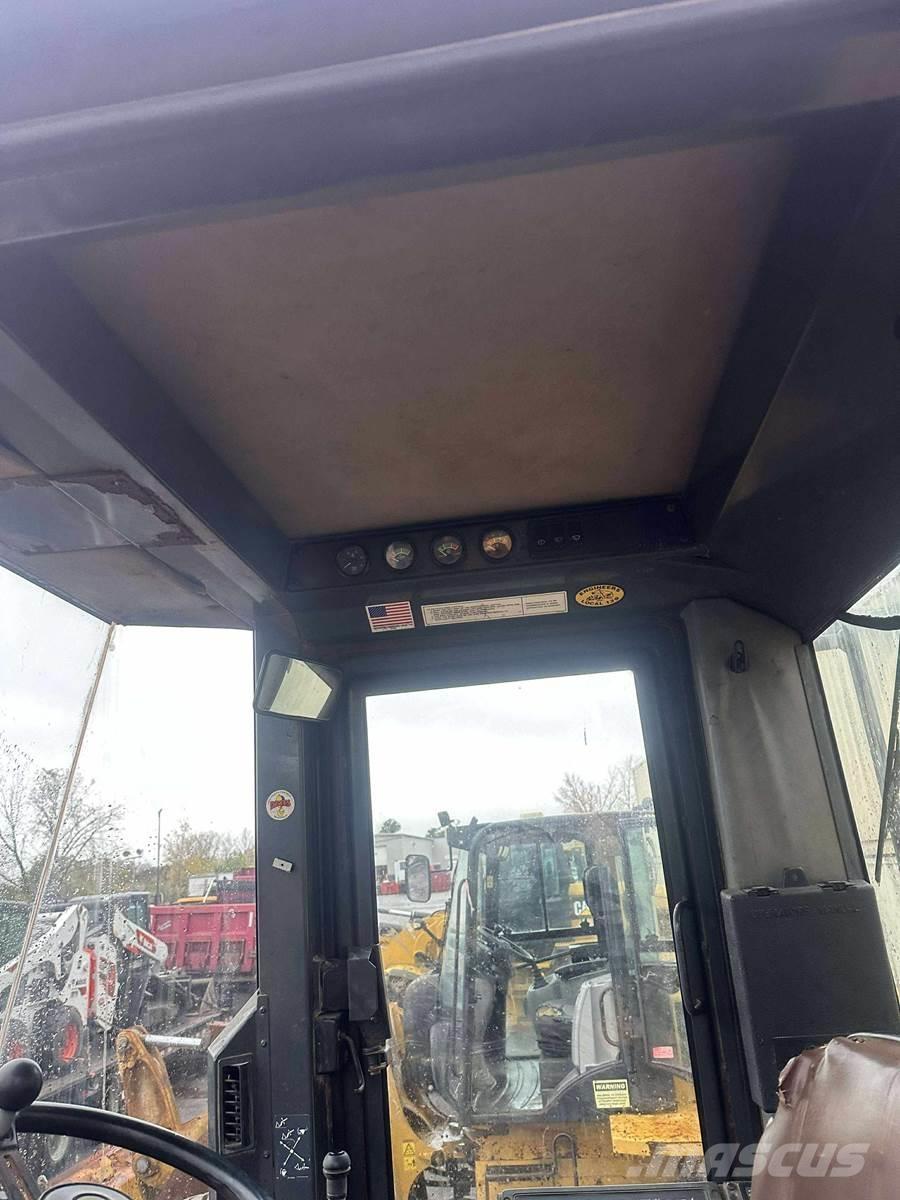 CASE 621B Pyöräkuormaajat