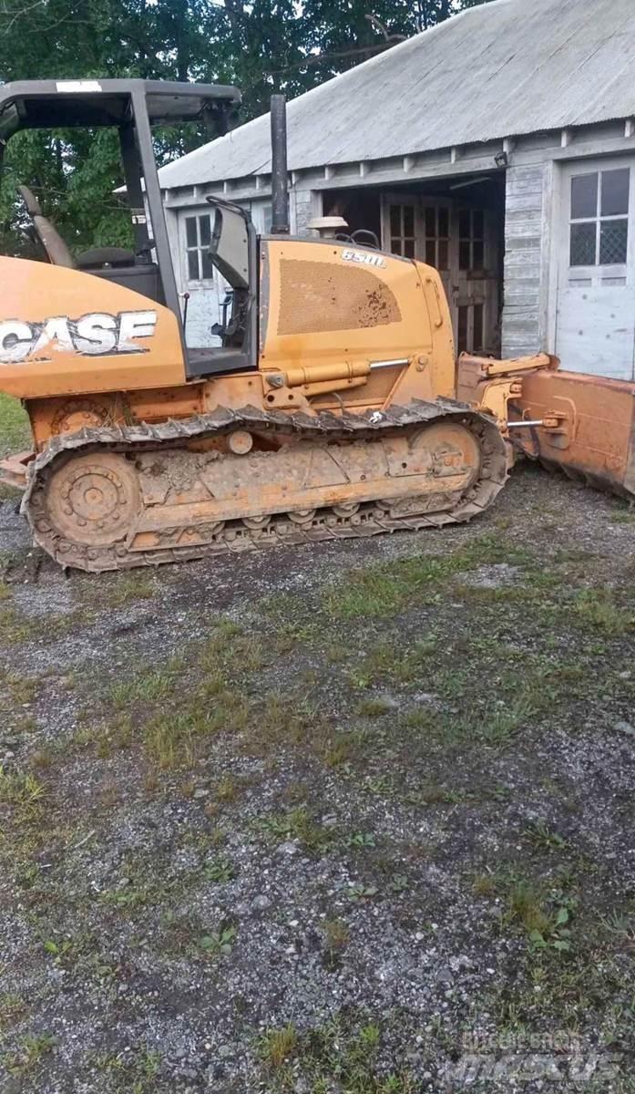 CASE 650L Telaketjupuskutraktorit
