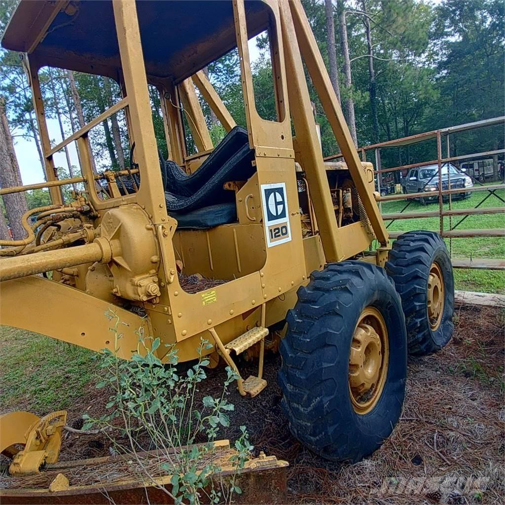 CAT 120 Tiehöylät