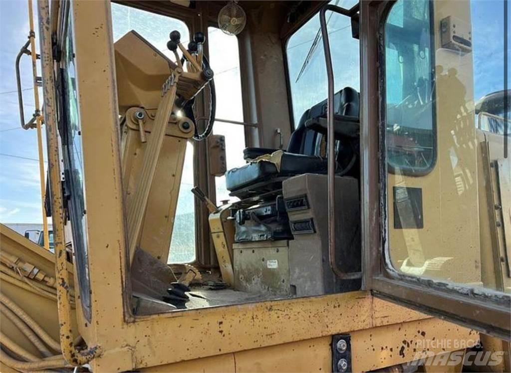 CAT 140G Tiehöylät