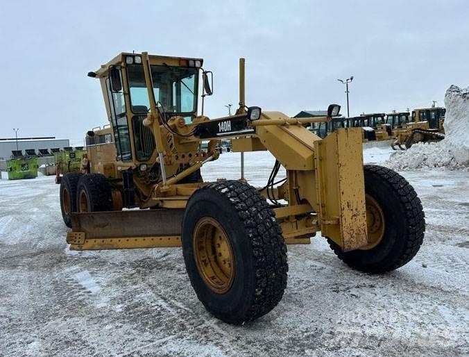CAT 140H Tiehöylät