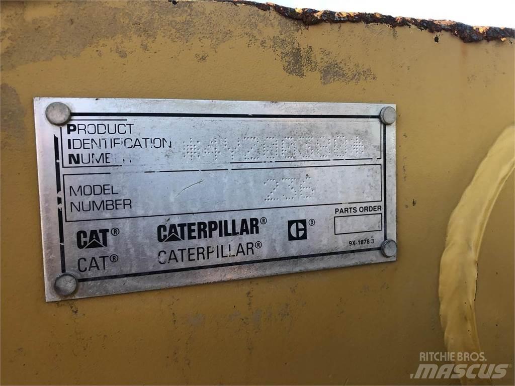 CAT 236 Liukuohjatut kuormaajat