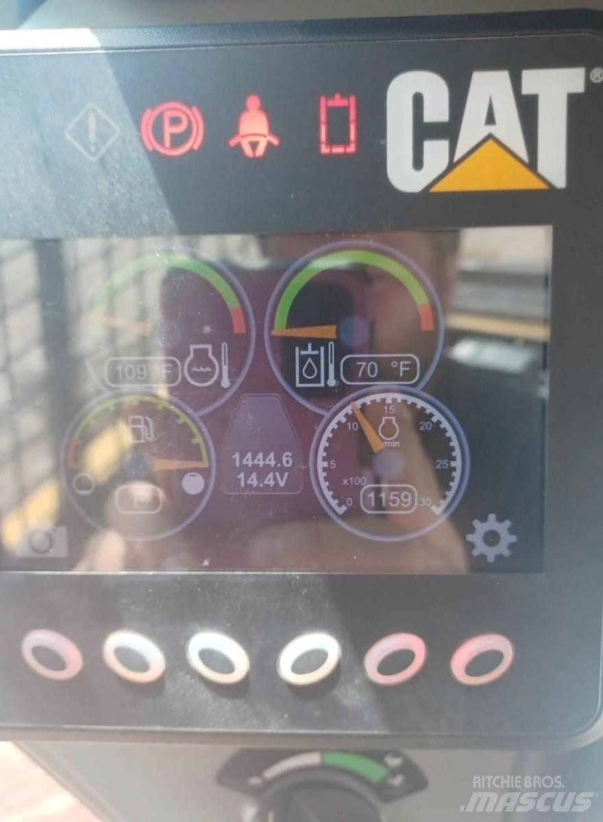 CAT 246D Liukuohjatut kuormaajat