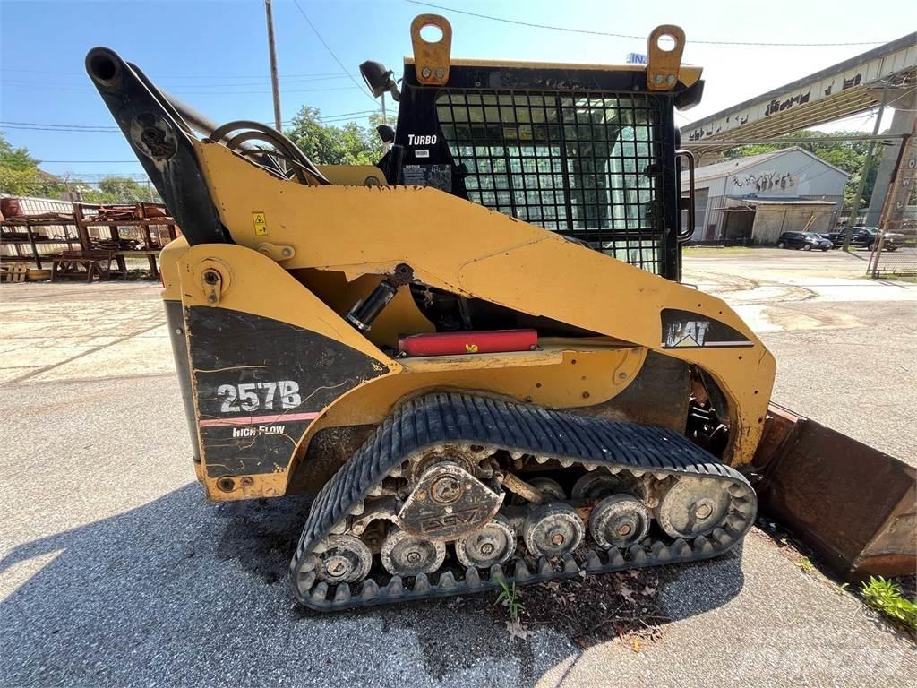 CAT 257B Liukuohjatut kuormaajat