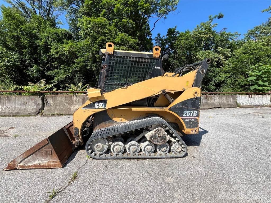 CAT 257B Liukuohjatut kuormaajat
