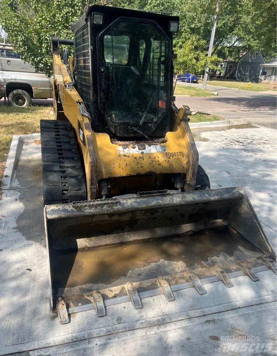 CAT 259B3 Liukuohjatut kuormaajat
