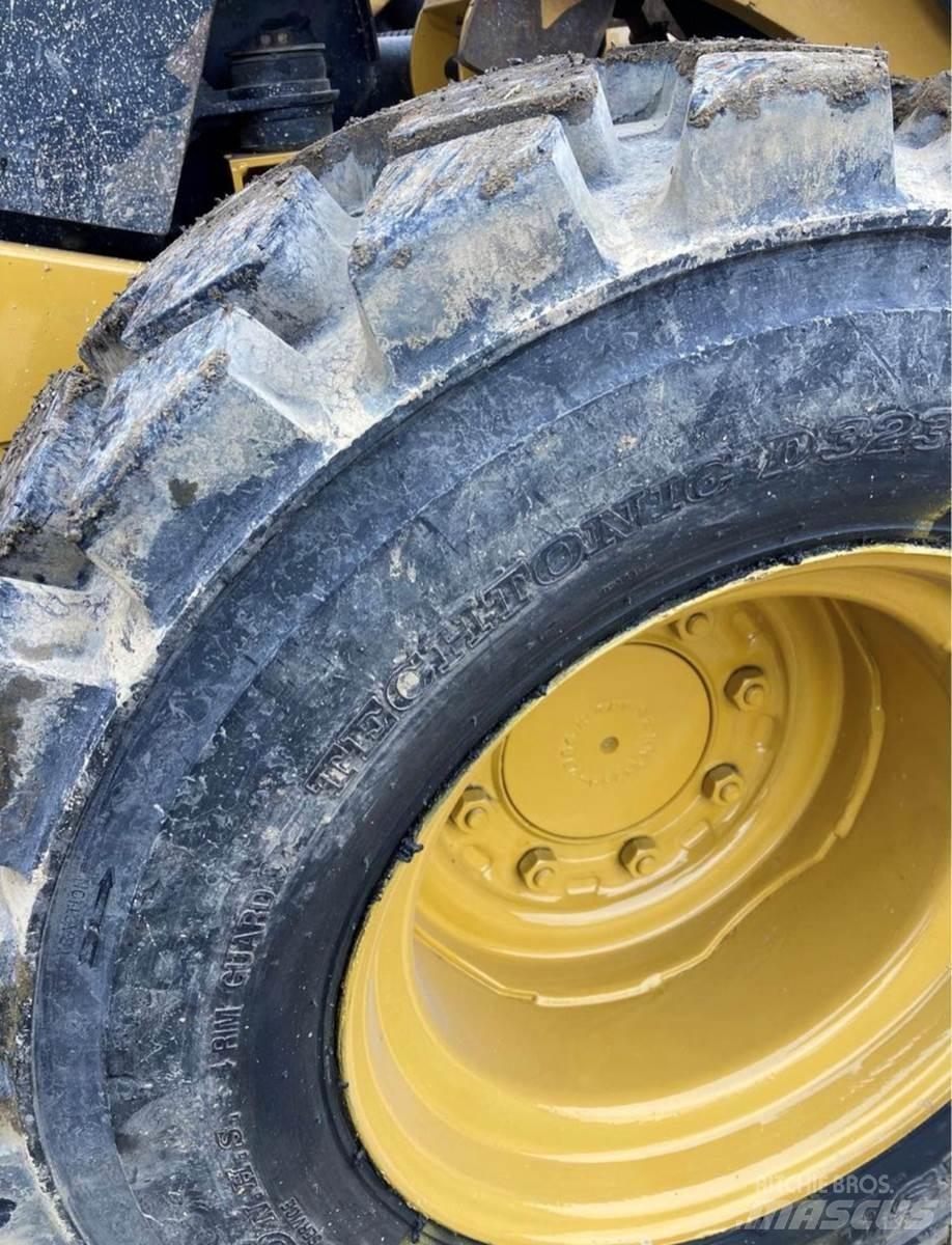 CAT 262D Liukuohjatut kuormaajat
