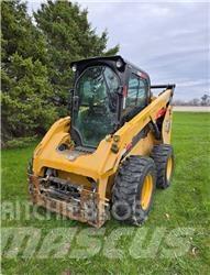 CAT 262D3 Liukuohjatut kuormaajat