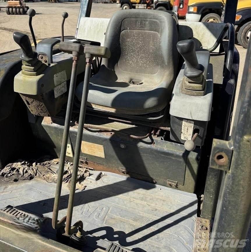CAT 302.5 Minikaivukoneet < 7t
