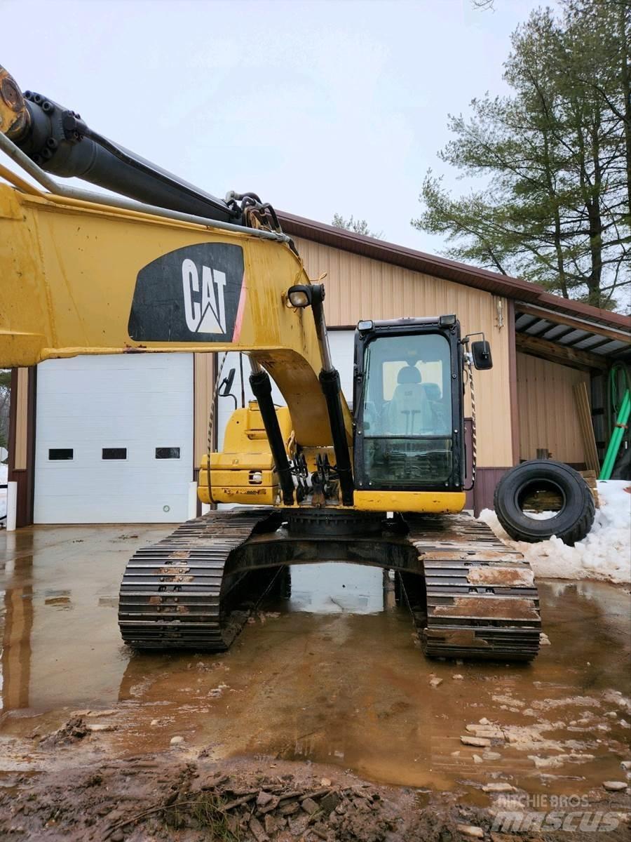 CAT 320DL Telakaivukoneet