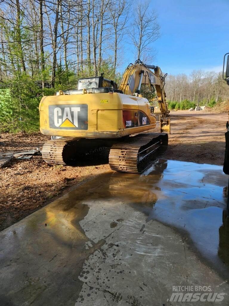 CAT 320DL Telakaivukoneet