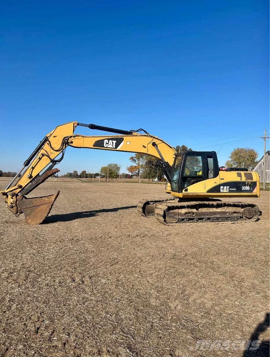 CAT 320DL Telakaivukoneet