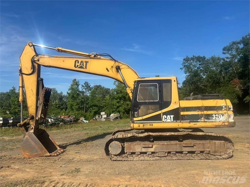 CAT 320L Telakaivukoneet