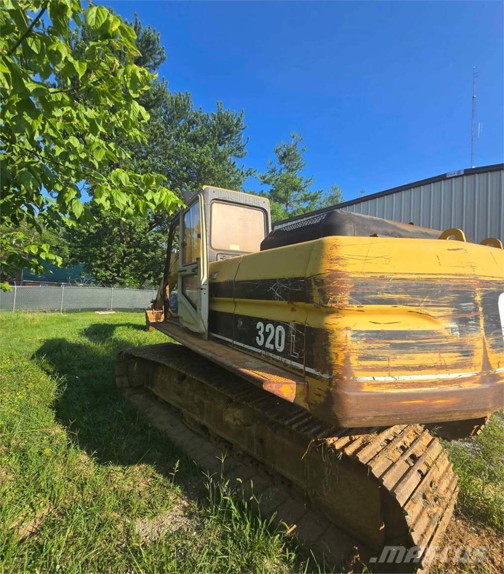 CAT 320L Telakaivukoneet