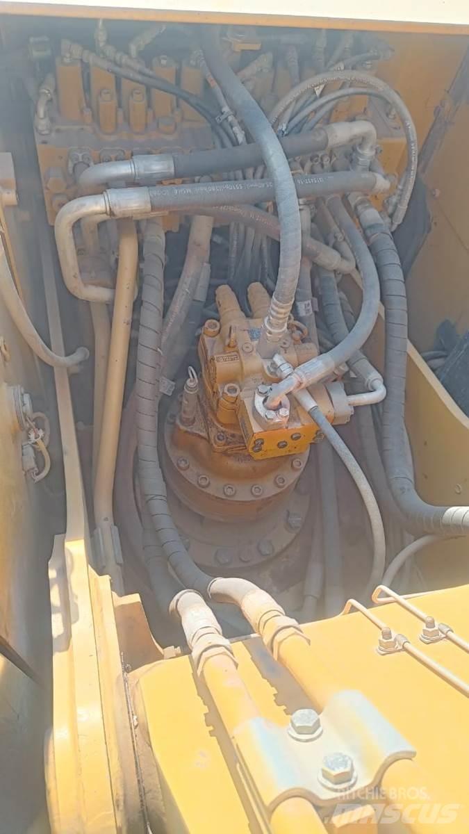 CAT 323D3 Telakaivukoneet