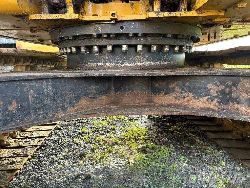 CAT 323FL Telakaivukoneet
