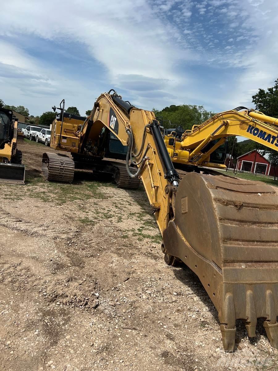 CAT 323FL Telakaivukoneet
