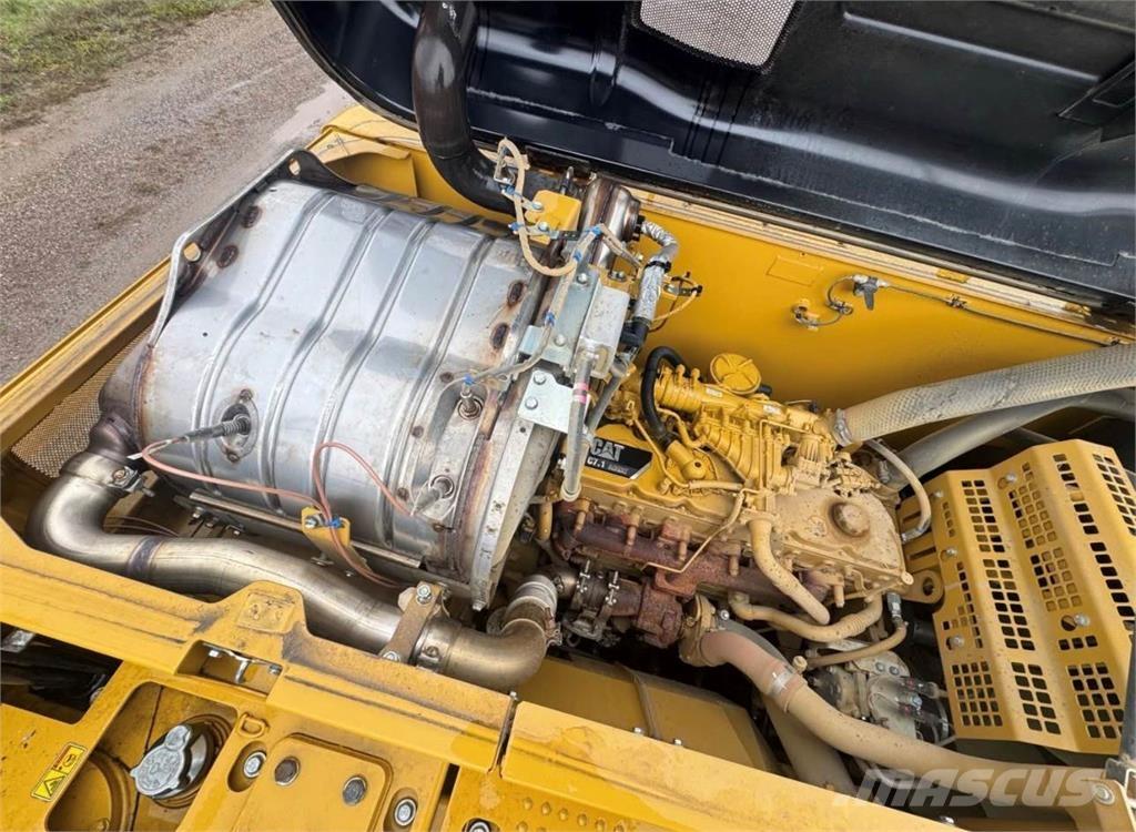 CAT 323FL Telakaivukoneet