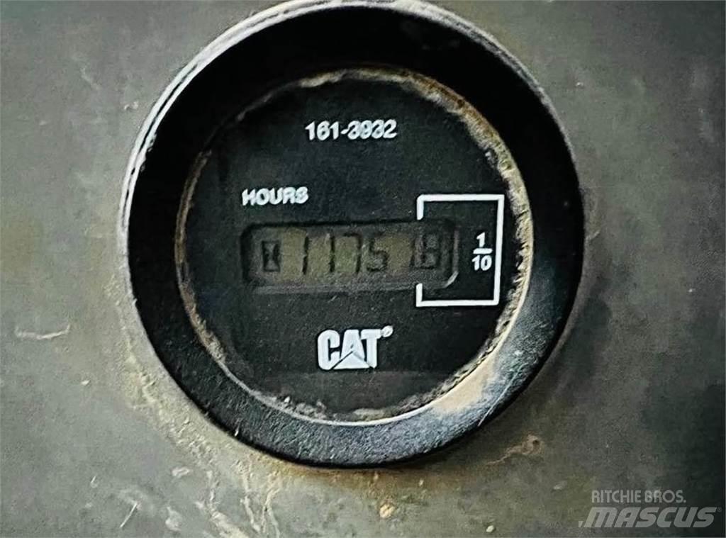 CAT 324DL Telakaivukoneet