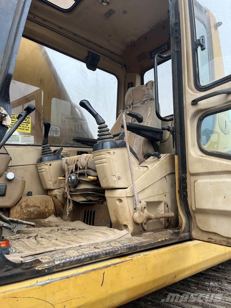 CAT 325 Telakaivukoneet