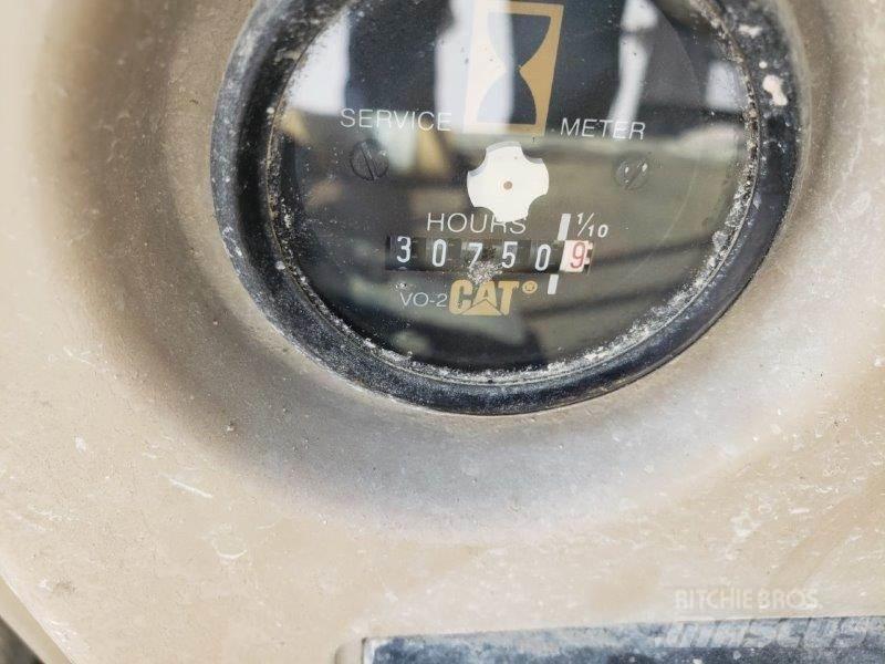 CAT 325L Telakaivukoneet