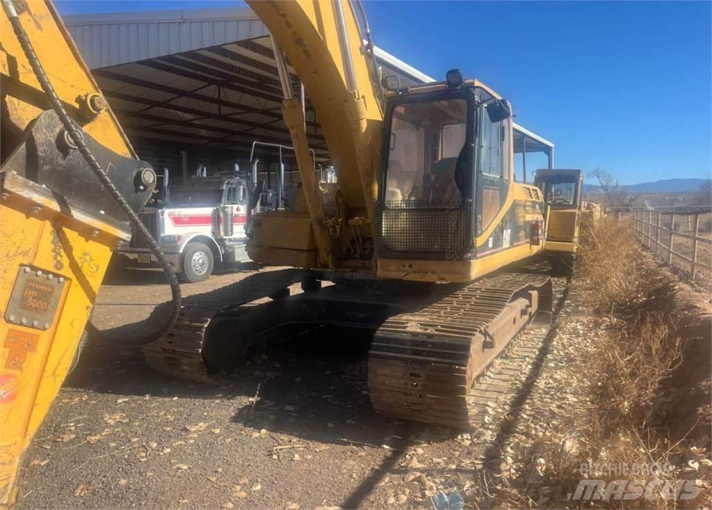 CAT 325L Telakaivukoneet