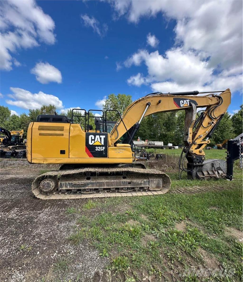 CAT 326FL Telakaivukoneet