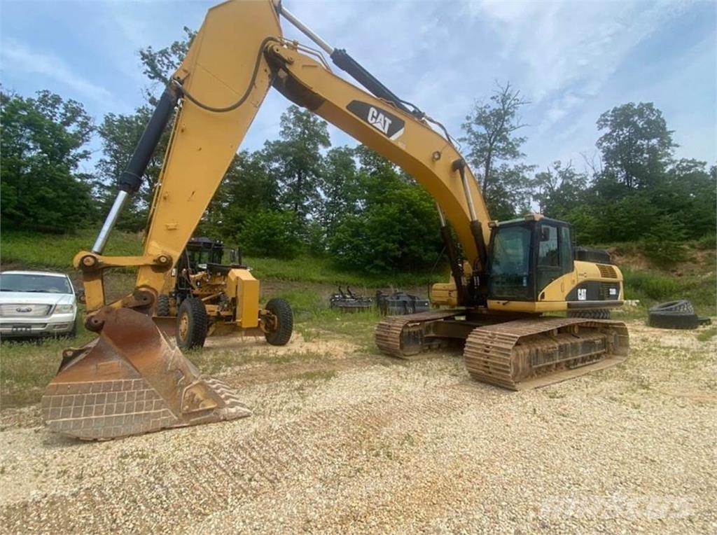 CAT 330DL Telakaivukoneet