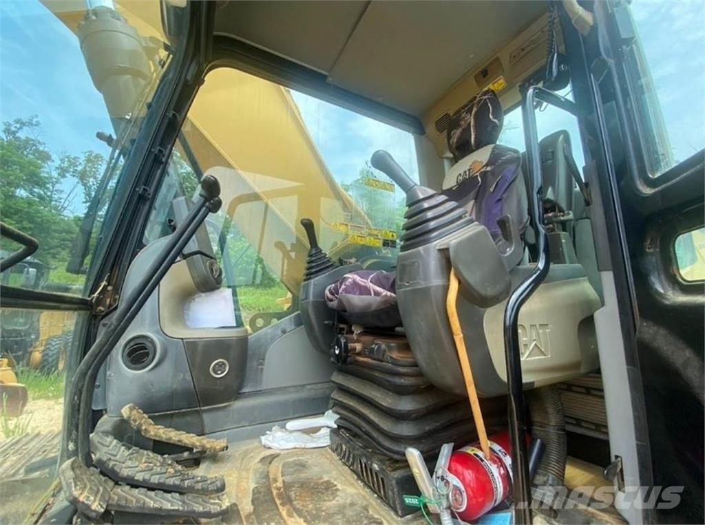 CAT 330DL Telakaivukoneet