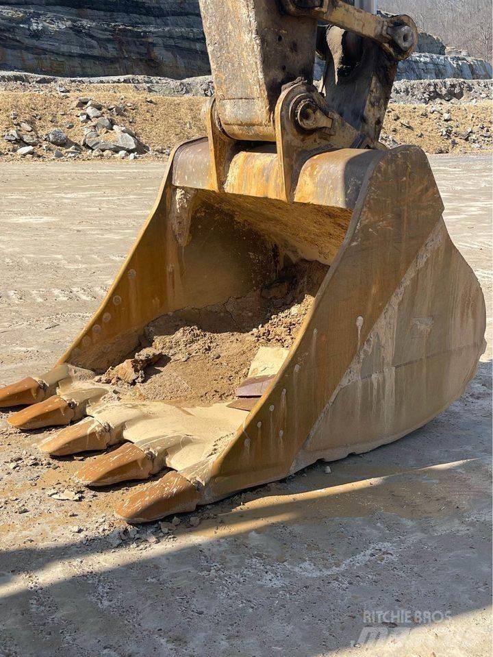 CAT 374DL Telakaivukoneet