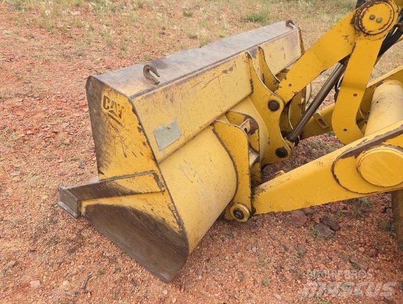 CAT 420D Kaivurikuormaajat